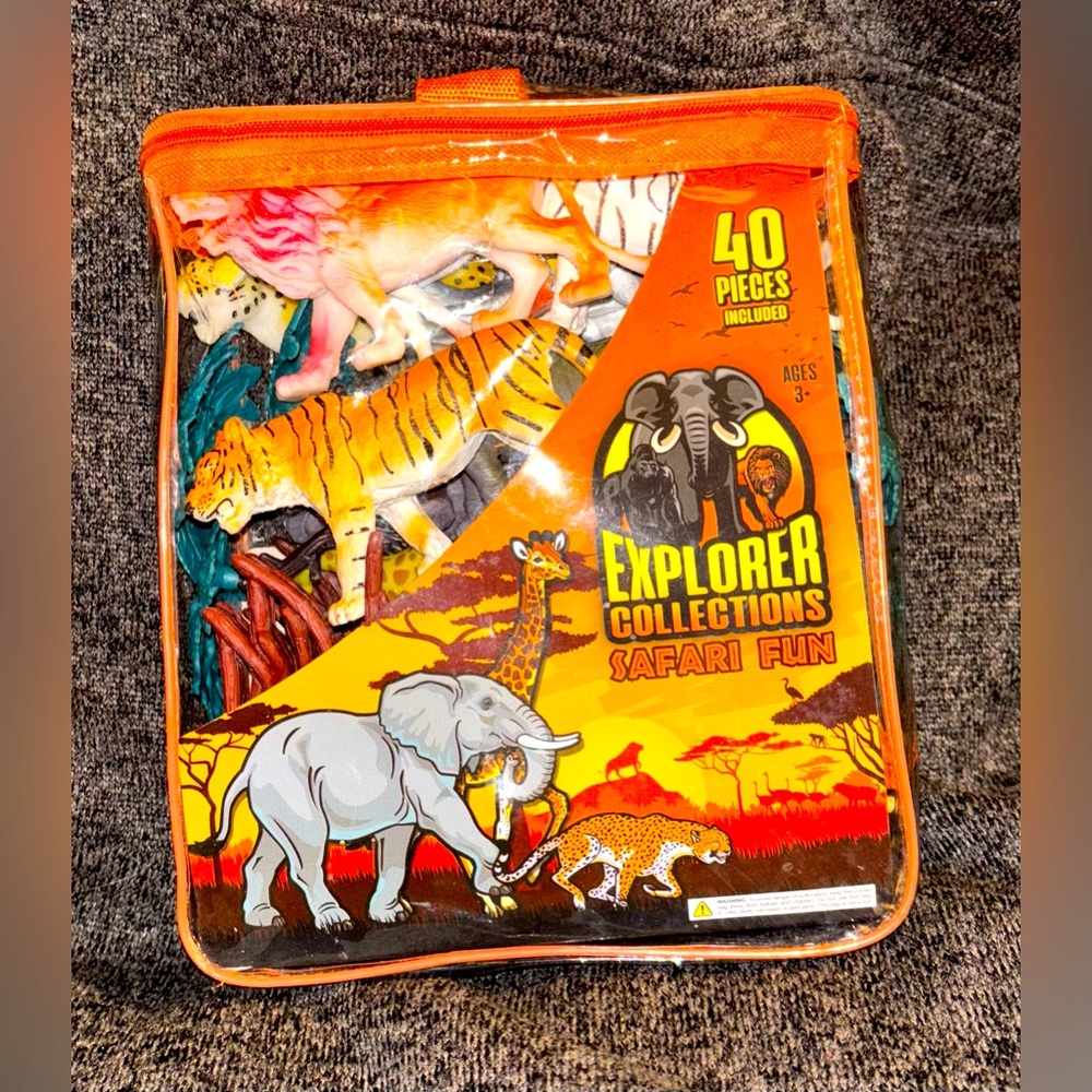 40 pieces Explorer Collections Safari Fun Toy Set